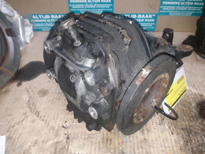 Rear differential from a Mercedes-Benz 190 (W201) 2.3 E 16V 1985