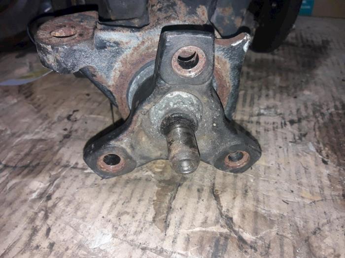Rear differential from a Mercedes-Benz 190 (W201) 2.3 E 16V 1985
