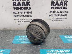 Used Engine mount Mercedes S (W220) 5.0 S-500 V8 24V Price on request offered by "Altijd Raak" Penders
