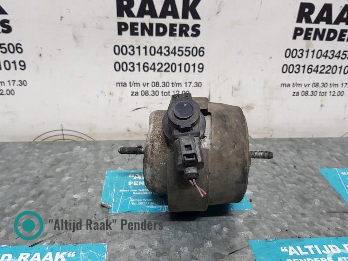 Engine mount Audi A4 Avant Quattro 2.5 TDI V6 24V 8E0199379E AKE