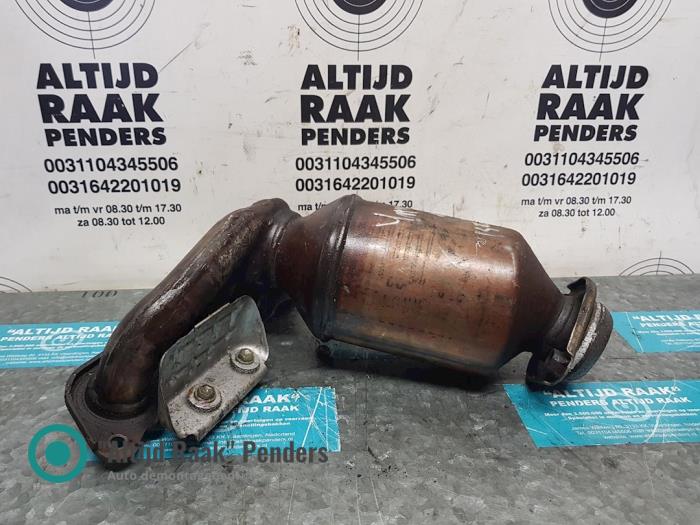 Toyota Yaris Exhaust manifolds + catalysts stock