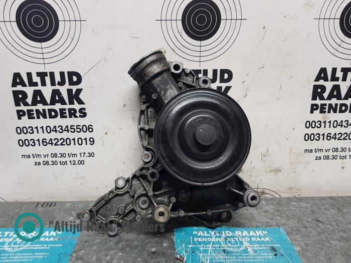 Begagnade Vattenpump Mercedes CLK (C209) 3.5 350 V6 18V Pris på förfrågan erbjuds av "Altijd Raak" Penders
