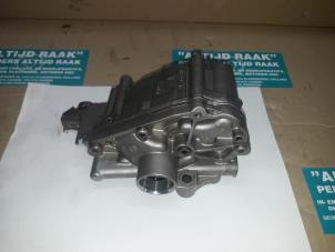 Used Oil pump BMW X5 (E70) xDrive 30i 3.0 24V Price on request offered by "Altijd Raak" Penders
