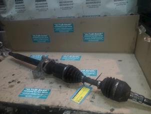 Used Front drive shaft, right Chevrolet Cruze 2.0 D Price on request offered by "Altijd Raak" Penders