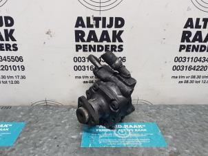 Usados Bomba de dirección asistida Audi A4 Avant (B8) 2.0 TDI 16V Precio de solicitud ofrecido por "Altijd Raak" Penders