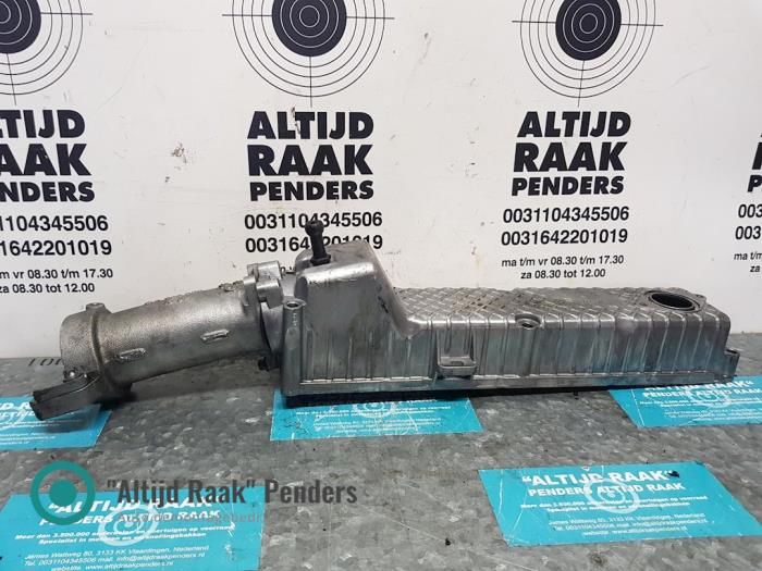 Used Intake manifold Mercedes ML I (163) 400 4.0 CDI V8 32V Price on request offered by "Altijd Raak" Penders