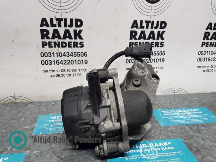 Used Pull air pump Porsche Cayenne (9PA) 4.5 S V8 32V Price on request offered by "Altijd Raak" Penders