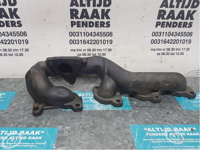 Exhaust manifold from a Mercedes-Benz ML I (163) 400 4.0 CDI V8 32V 2004