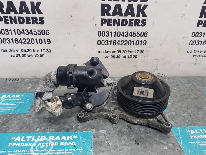 Water pump from a BMW X5 (F15) xDrive 40d 3.0 24V 2013