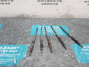 Used Glow plug Volvo V70 (SW) 2.4 D5 20V AWD Price on request offered by "Altijd Raak" Penders