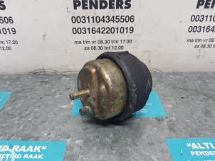Used Engine mount Volvo V70 (SW) 2.4 D5 20V Price on request offered by "Altijd Raak" Penders