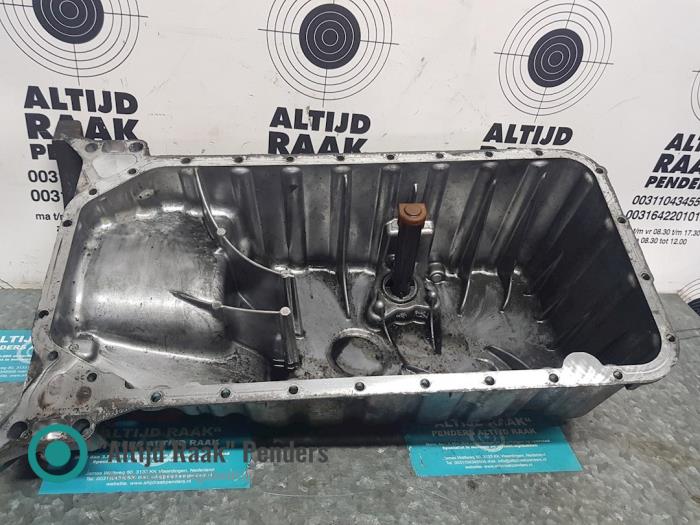 Usagé Couvercle carter Mercedes Sprinter 2t (901/902) 211 CDI 16V Prix sur demande proposé par "Altijd Raak" Penders