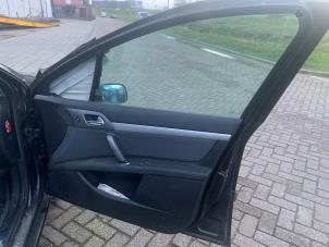 Used Front door 4-door, right Peugeot 407 SW (6E) 1.6 HDi 16V Price on request offered by "Altijd Raak" Penders