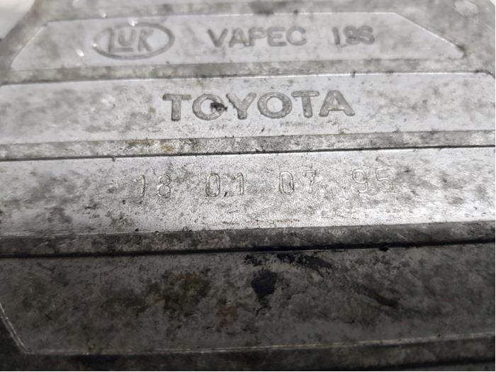 Bomba de vacío (diésel) de un Toyota Avensis Wagon (T25/B1E) 2.2 D-4D 16V D-CAT 2006