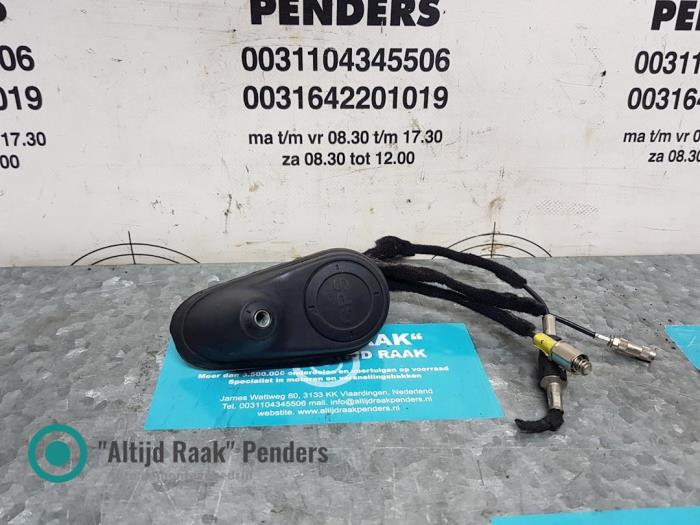 Używane Antena GPS Audi S6 Avant (C5) S6 4.2 V8 40V Cena na żądanie oferowane przez "Altijd Raak" Penders