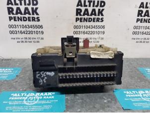 Usagé Boîte à fusibles Ford Escort 6 (AAL/ABL) 1.6 16V 4x4 Prix sur demande proposé par "Altijd Raak" Penders