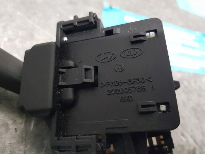 Interruptor de limpiaparabrisas de un Hyundai Santa Fe II (CM) 2.2 CRDi 16V 4x2 2008