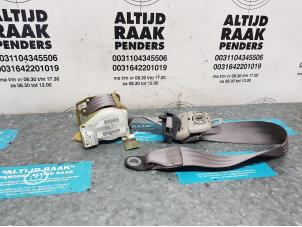 Used Rear seatbelt, right Dodge Ram 3500 Standard Cab (DR/DH/D1/DC/DM) 5.7 V8 Hemi 1500 4x4 Price on request offered by "Altijd Raak" Penders