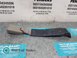 Usagé Attache ceinture arrière droite Dodge Ram 3500 Standard Cab (DR/DH/D1/DC/DM) 5.7 V8 Hemi 1500 4x4 Prix sur demande proposé par "Altijd Raak" Penders