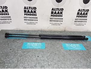 Used Set of gas struts for boot Mercedes Viano (639) 3.0 CDI V6 24V Euro 5 Price on request offered by "Altijd Raak" Penders