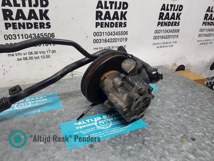 Usagé Pompe de direction Volkswagen Transporter/Caravelle T4 2.4 D Prix sur demande proposé par "Altijd Raak" Penders