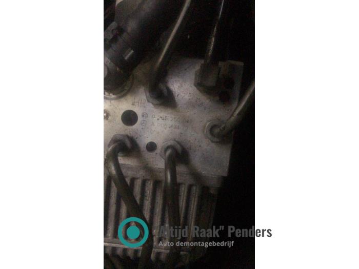 Gebrauchte ABS Pumpe Mercedes CLS (C219) 500 5.0 V8 24V Preis auf Anfrage angeboten von "Altijd Raak" Penders