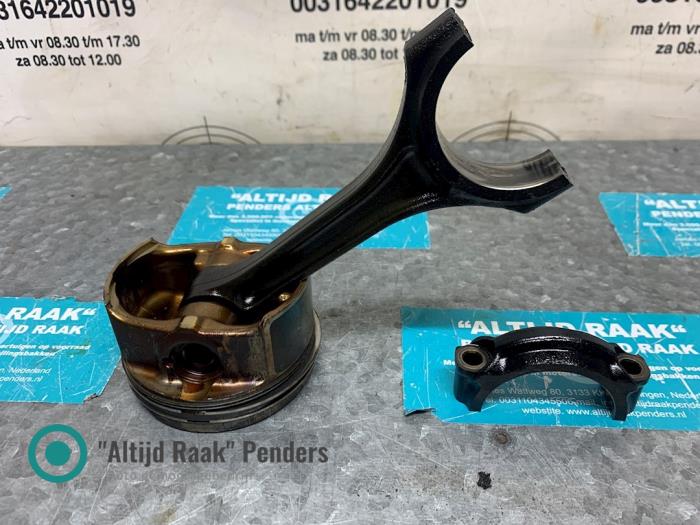 Mercedes W212 Connecting rods stock | ProxyParts.com