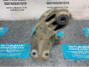 Used Engine mount Mercedes E (C207) E-350 CDI, d BlueTEC 3.0 V6 24V Price on request offered by "Altijd Raak" Penders