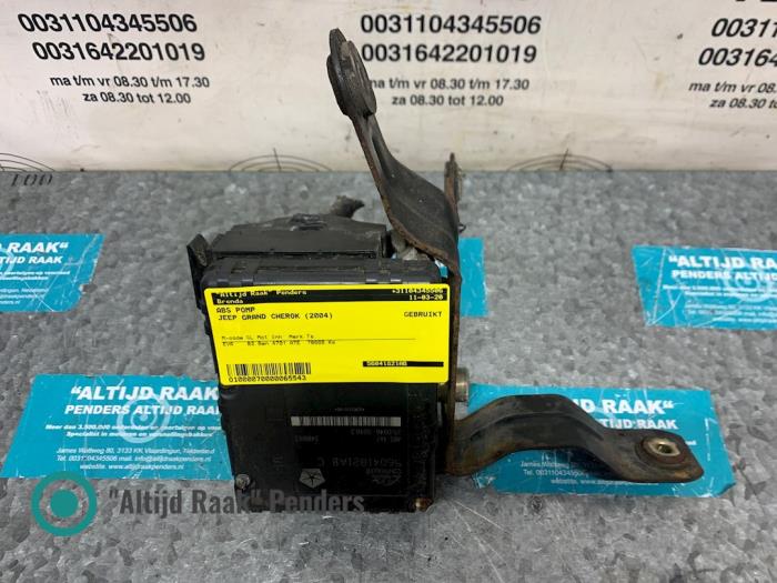 Begagnade ABS-pump Jeep Grand Cherokee (WG/WJ) 4.7i V-8 Pris på förfrågan erbjuds av "Altijd Raak" Penders