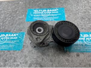 Used Timing belt tensioner BMW 5 serie (E60) 550i 32V Price on request offered by "Altijd Raak" Penders