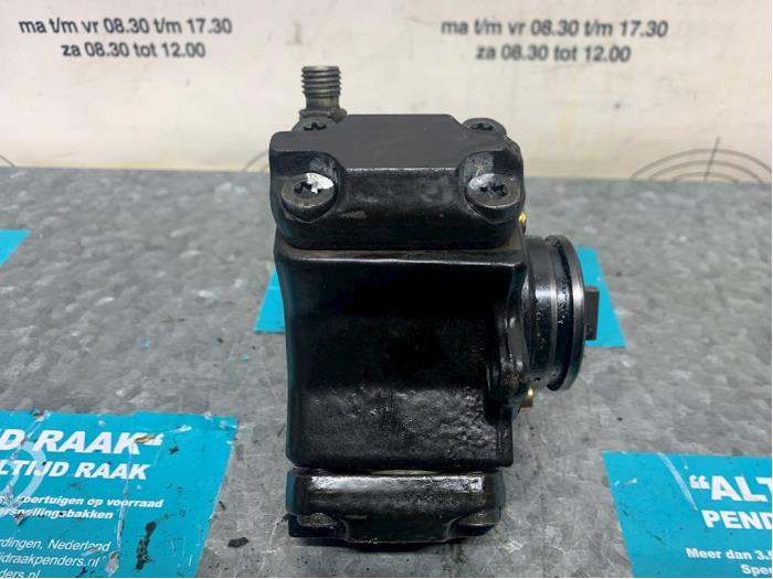 Diesel pump Mercedes Sprinter 2t 213 CDI 16V - 0928400323 611981 BOSCH