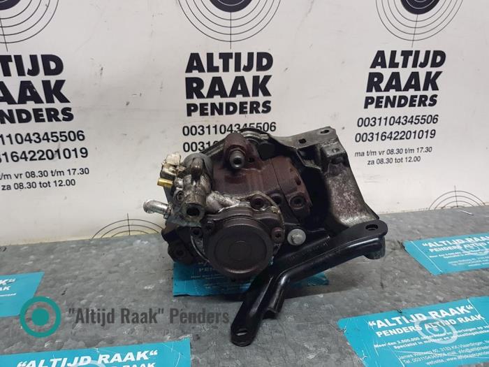 Used Diesel pump Volvo V40 (MV) 1.6 D2 Price on request offered by "Altijd Raak" Penders