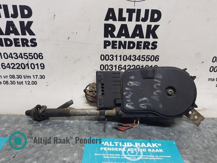 Używane Antena Audi Cabrio (B4) 2.3 E Cena na żądanie oferowane przez "Altijd Raak" Penders