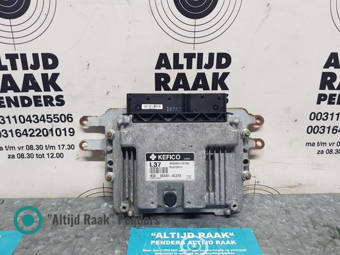 Used Automatic gearbox computer Kia Sorento I (JC) 3.3 V6 24V Price on request offered by "Altijd Raak" Penders