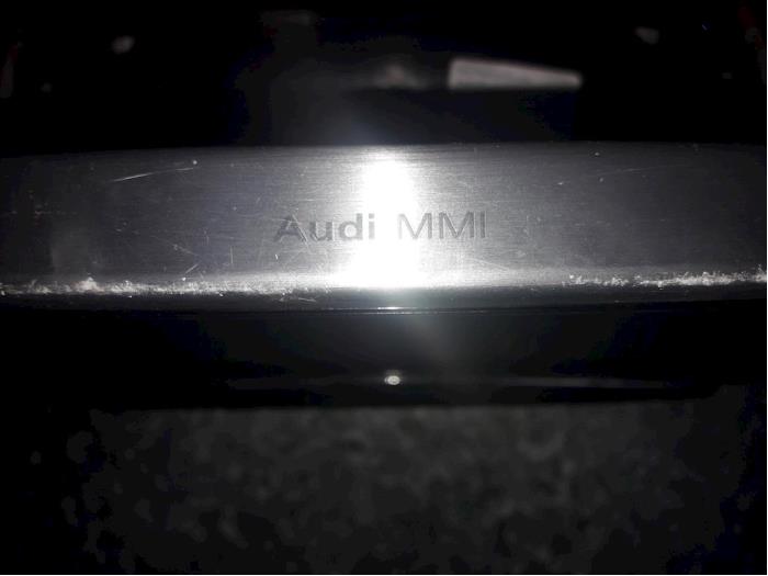 Affichage navigation d'un Audi A8 (D4) 4.2 TDI V8 32V Quattro 2011