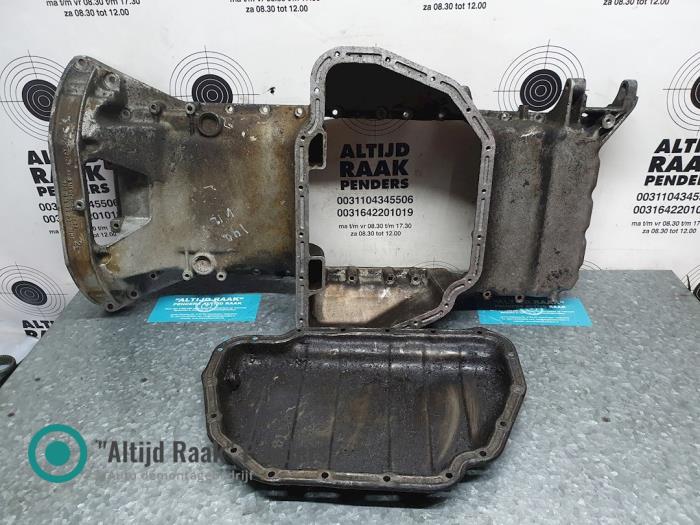 Usagé Couvercle carter Mercedes S (W140) 6.0 S-600 48V Prix sur demande proposé par "Altijd Raak" Penders