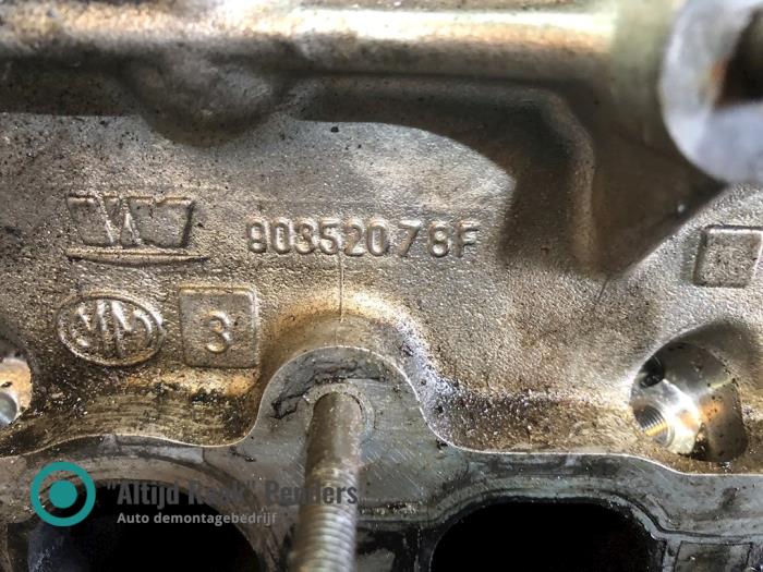 Cylinder head Jeep Wrangler Unlimited 2.8 CRD 16V 4x4 90352078F VM11D