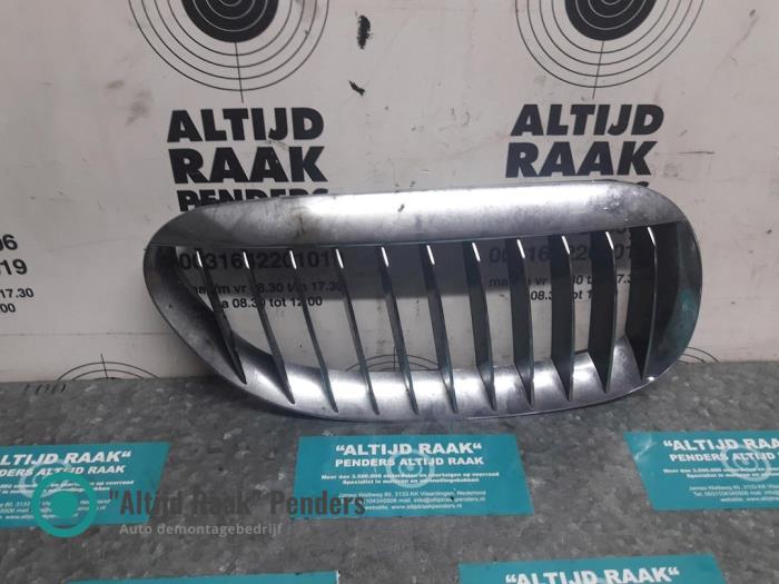 Używane Grill BMW 6 serie (E63) 630i 24V Cena na żądanie oferowane przez "Altijd Raak" Penders