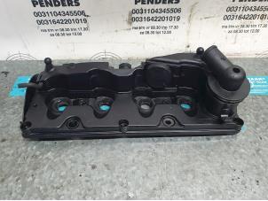 Used Rocker cover Audi Q5 (8RB) 2.0 TDI 16V Quattro Price on request offered by "Altijd Raak" Penders