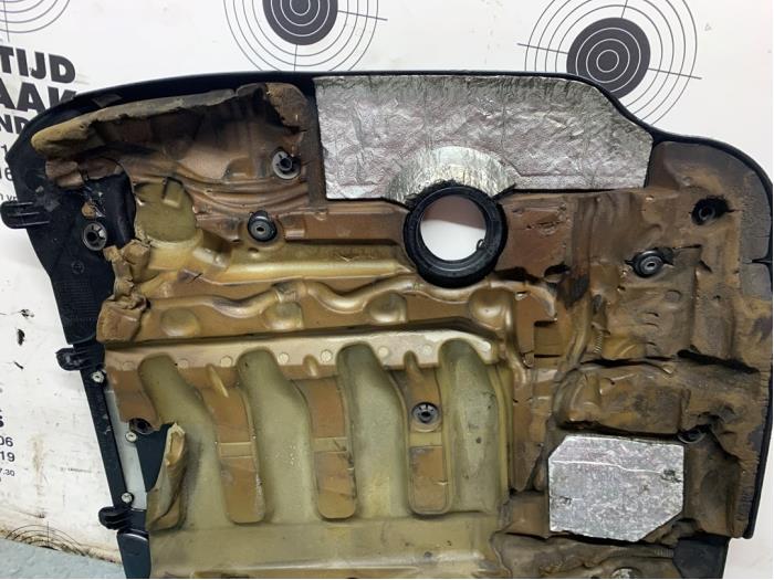Plaque de protection moteur d'un BMW 3 serie (E90) 335d 24V 2008