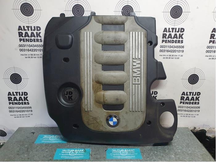 Plaque de protection moteur d'un BMW 3 serie (E90) 335d 24V 2008