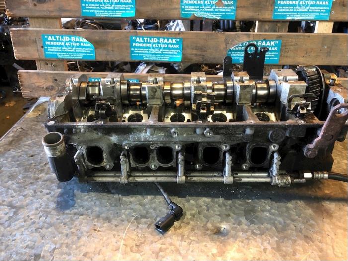Cylinder head from a Volkswagen Transporter 2007