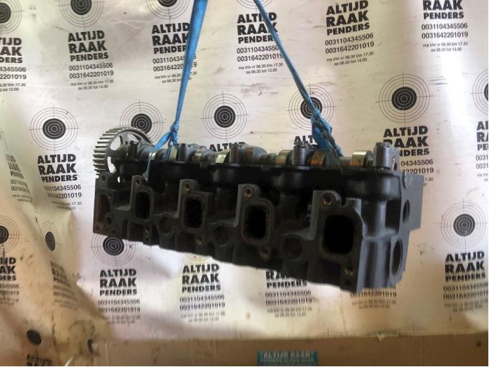 Cylinder head from a Toyota Hilux II 2.4 TD 4x4 2001