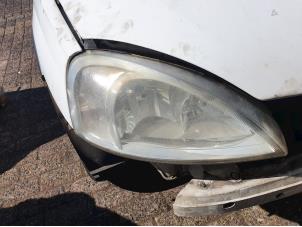 Used Headlight, left Opel Combo (Corsa C) 1.7 DTI 16V Price on request offered by "Altijd Raak" Penders
