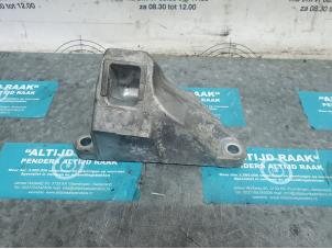 Used Engine mount BMW 5 serie Touring (F11) 535i 24V TwinPower Turbo Price on request offered by "Altijd Raak" Penders