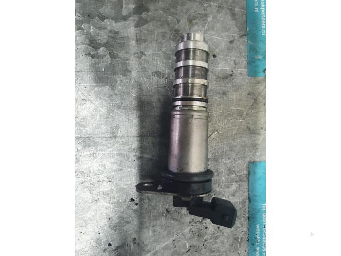 Camshaft adjuster from a BMW X5 (F15) xDrive 40d 3.0 24V 2013