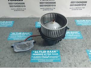Used Heating and ventilation fan motor Porsche Macan (95B) 3.0 S Diesel V6 24V Price on request offered by "Altijd Raak" Penders