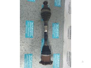 Used Front drive shaft, left Porsche Macan (95B) 3.0 S Diesel V6 24V Price on request offered by "Altijd Raak" Penders