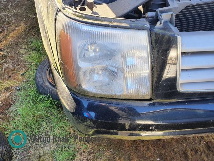 Używane Reflektor lewy Cadillac Escalade 6.0 V8 4x4 Cena na żądanie oferowane przez "Altijd Raak" Penders
