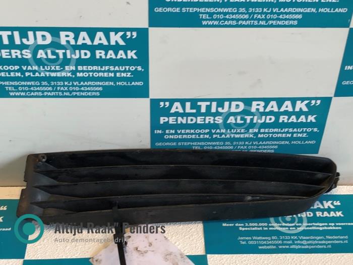 Używane Grill Audi A8 (D2) Cena na żądanie oferowane przez "Altijd Raak" Penders